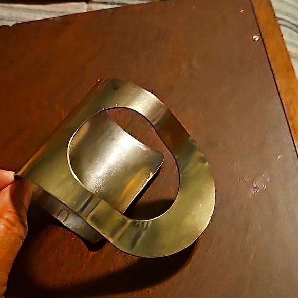 Ferragamo Sculptural Silvertone Wide Cuff Unique Design Bracelet - Picture 6 of 8